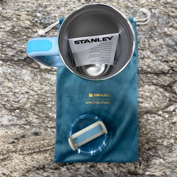 Stanley Sky Blue Mug with Vibrant Nature Design - Picture 4 of 5